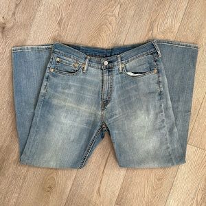 Mens Levi’s 541 Jeans. Size: 32x30